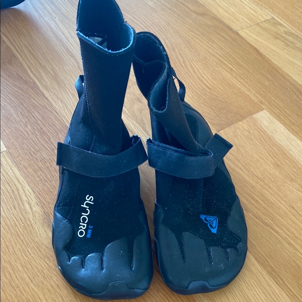Roxy 3mm wetsuit booties